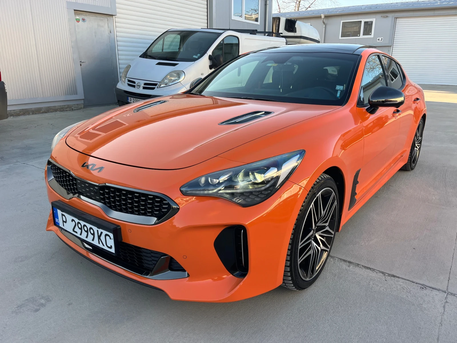 Kia Stinger 3, 3T-GT-366k.с/HEAD UP/КАМЕРА-360/ОБДУХВАНЕ/НОВА! - изображение 3