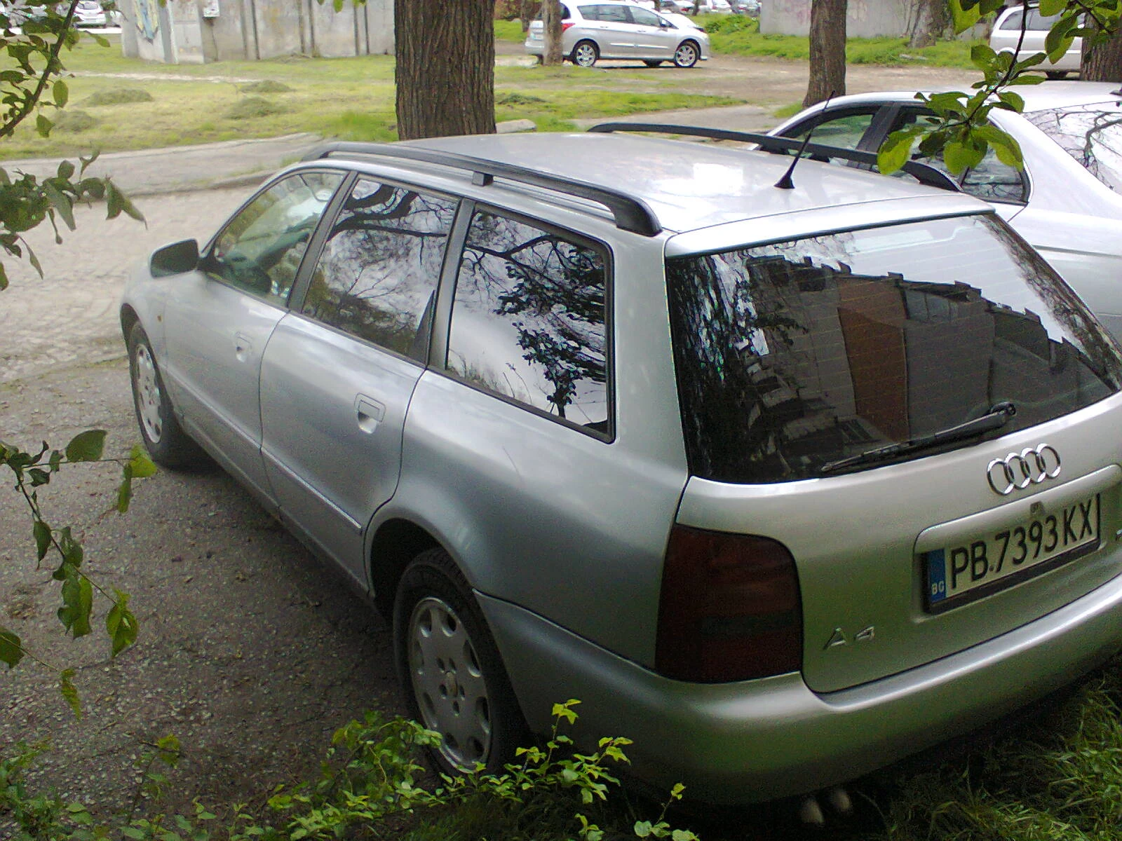 Audi A4 1.9 TD - KLIMATRONIK - изображение 4