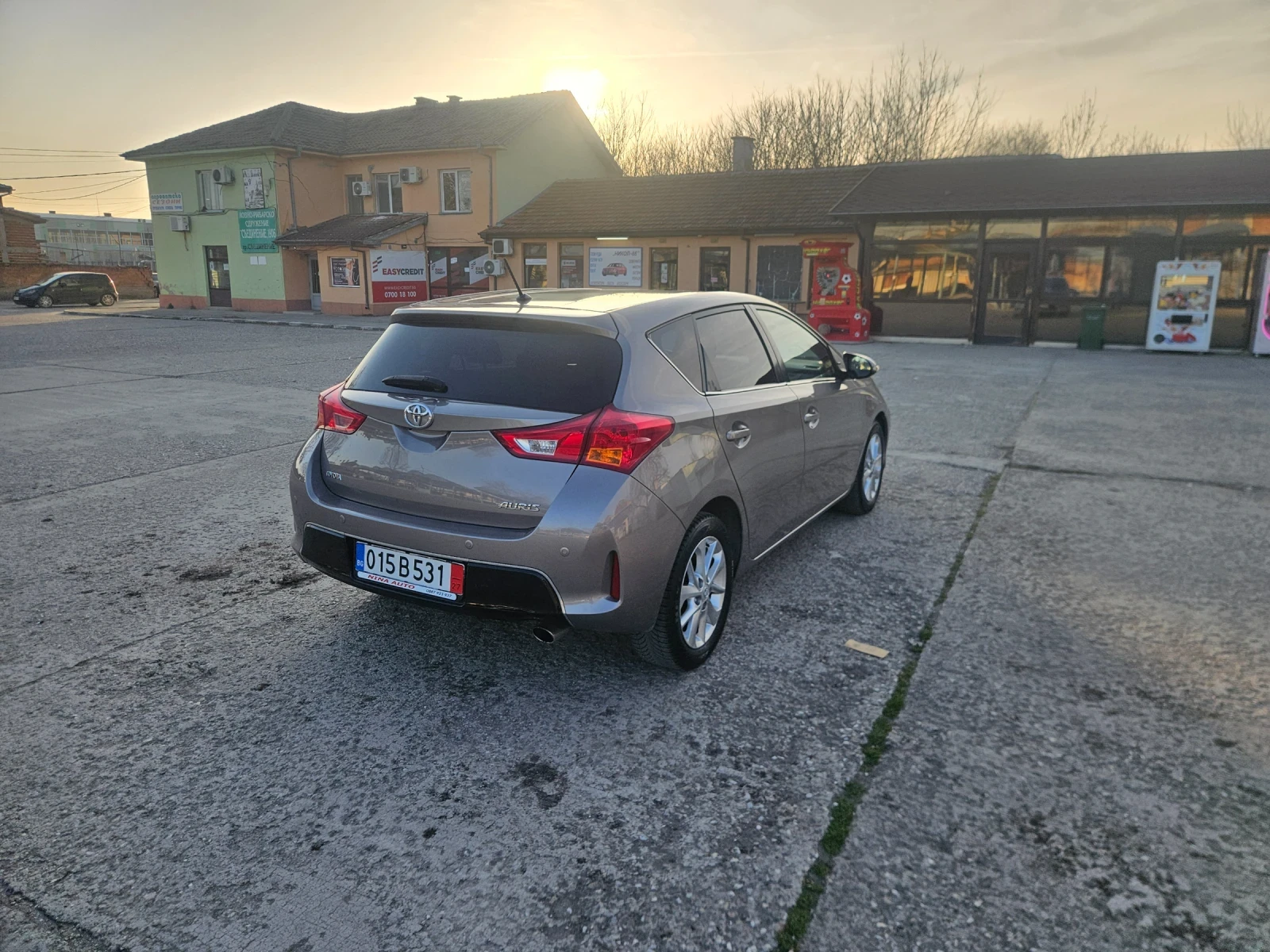 Toyota Auris Автомат 95000km, снимка 6 - Автомобили и джипове - 53818409