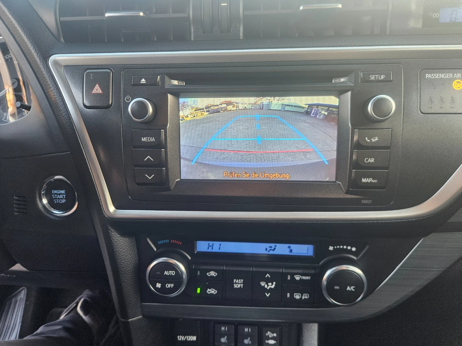 Toyota Auris Автомат 95000km, снимка 11 - Автомобили и джипове - 53818409