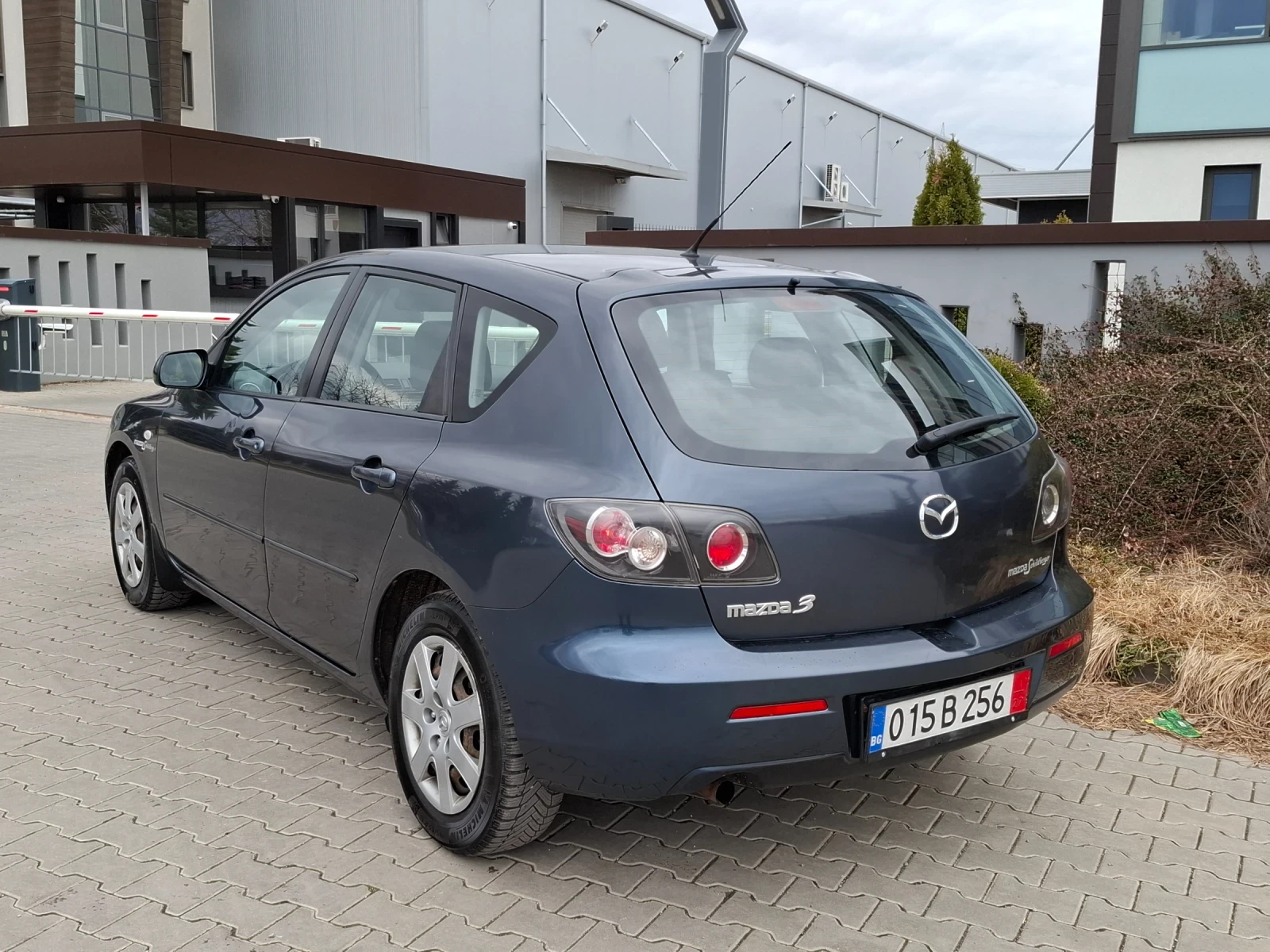 Mazda 3 1.4i* (84кс)* * FACELIFT* * НОВ ВНОС* * , снимка 7 - Автомобили и джипове - 53905217