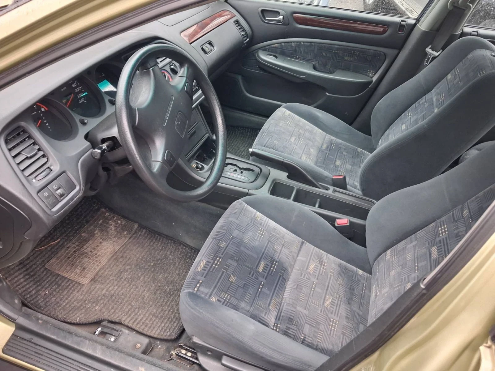 Honda Accord 1.8 Бензин 89000км Автомат шибидах , снимка 4 - Автомобили и джипове - 54089758