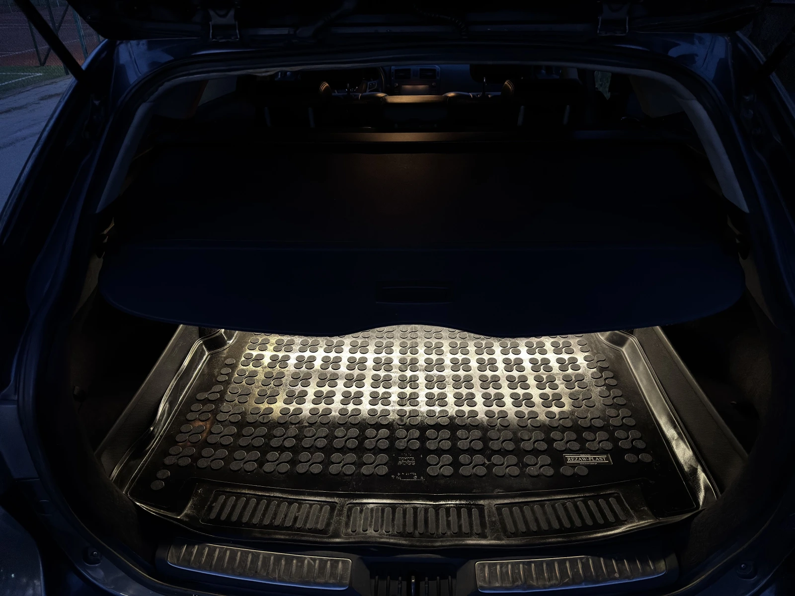 Toyota Avensis T27 | Mobile.bg � ����������� 7