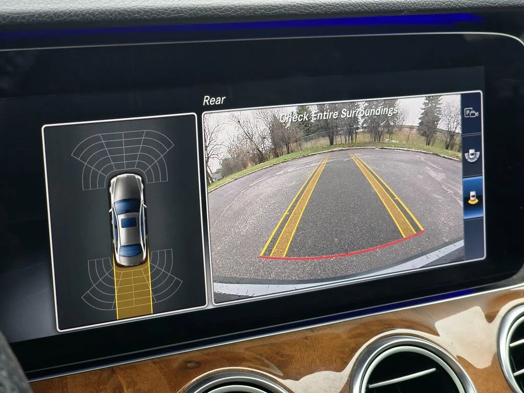 Mercedes-Benz E 300 AMG* DIGITAL* CAM* BURMESTER* ПАНОРАМА, снимка 8 - Автомобили и джипове - 54509580
