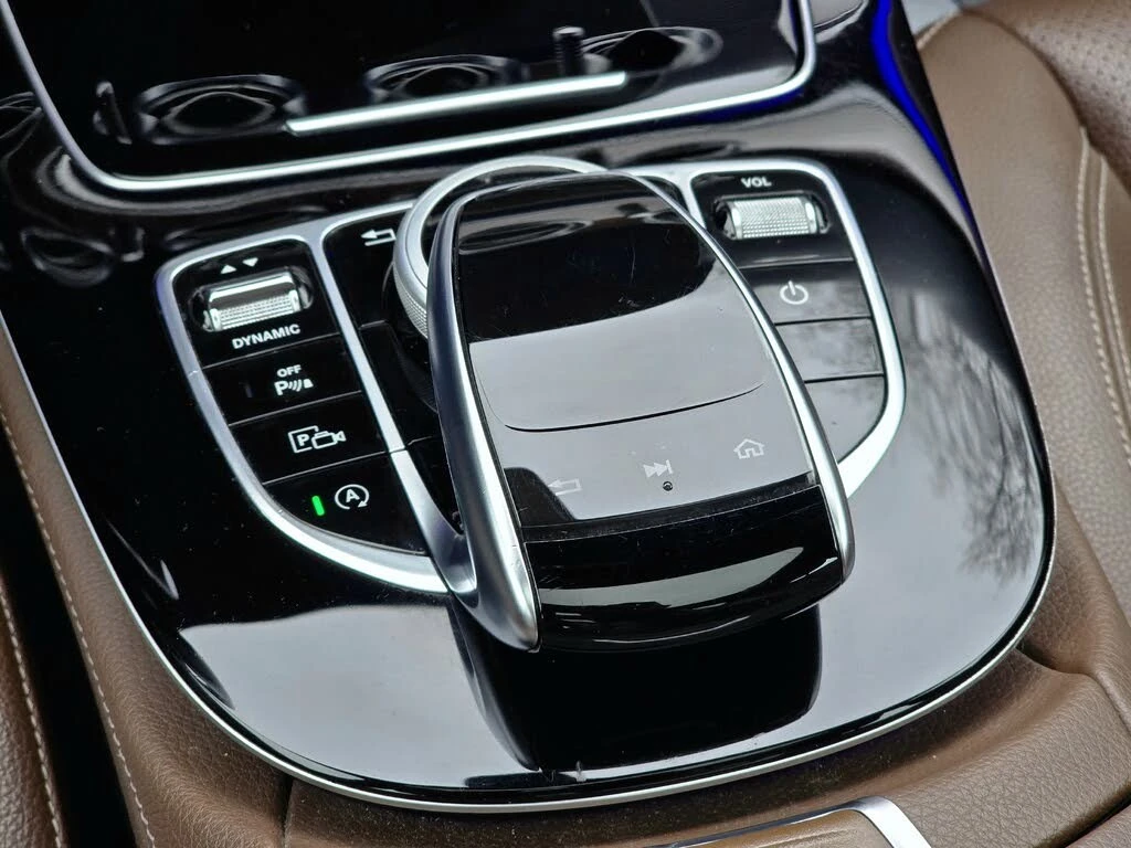 Mercedes-Benz E 300 AMG* DIGITAL* CAM* BURMESTER* ПАНОРАМА, снимка 12 - Автомобили и джипове - 54509580