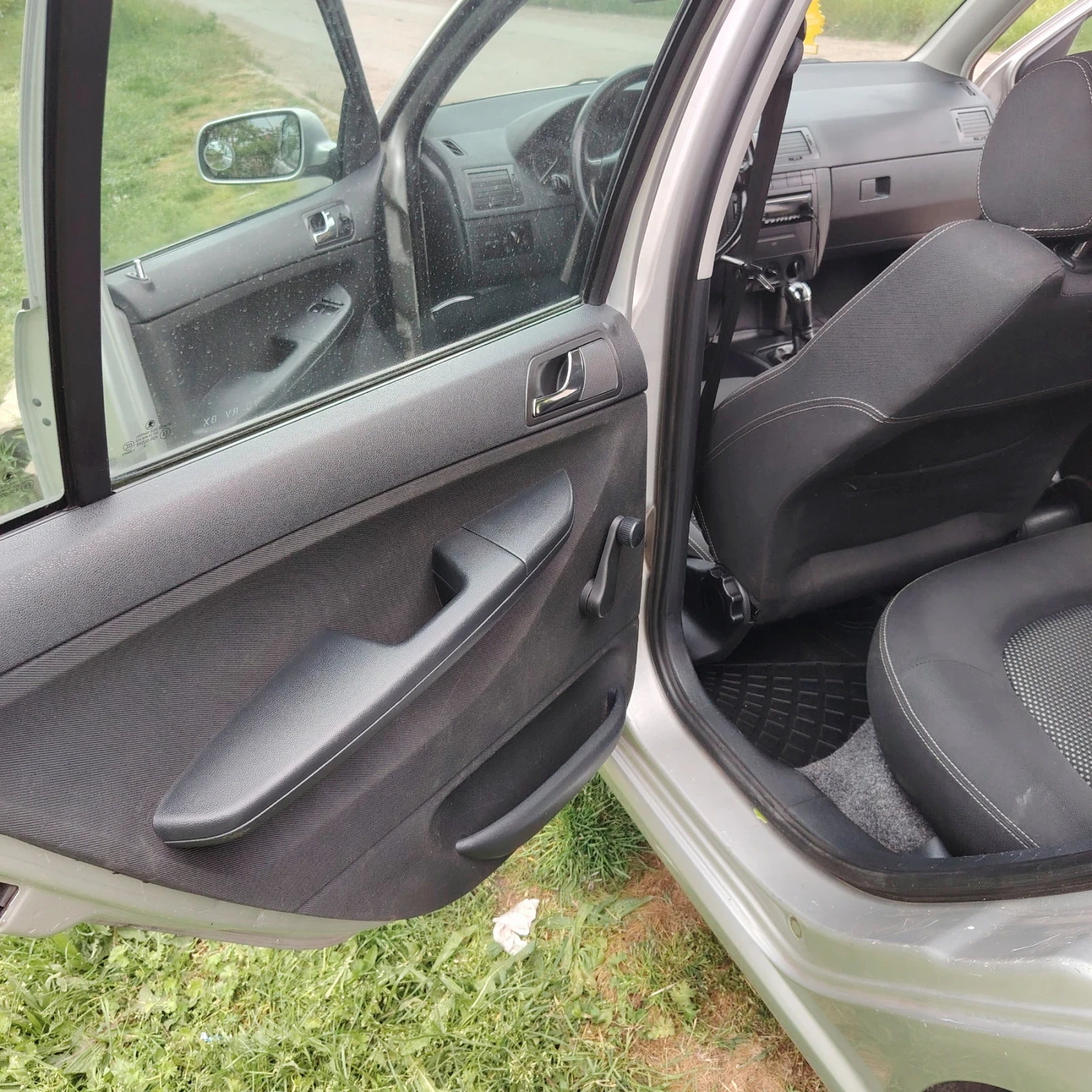Skoda Fabia 2.0 I , снимка 10 - Автомобили и джипове - 54513887