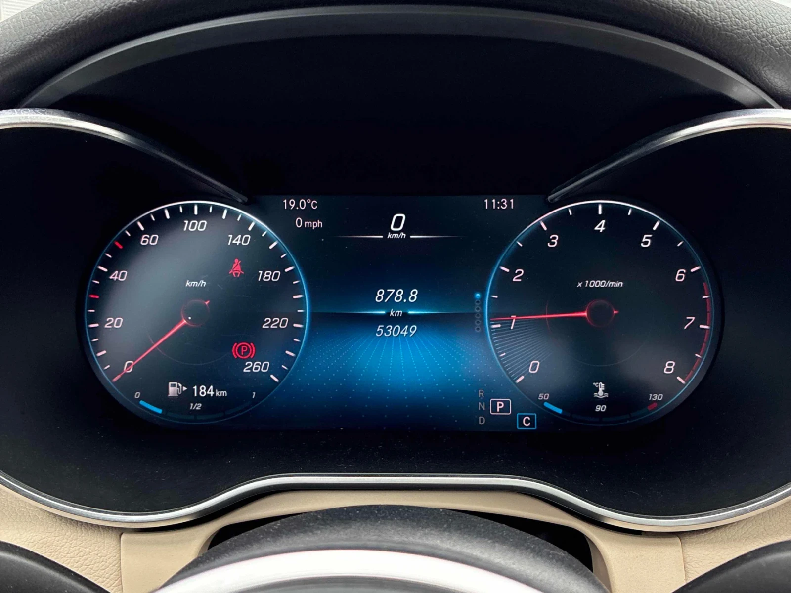 Mercedes-Benz C 300 4MATIC * ПОДГРЕВ * ПАНОРАМА * 360 КАМЕРА * CARFAX, снимка 9 - Автомобили и джипове - 54609665