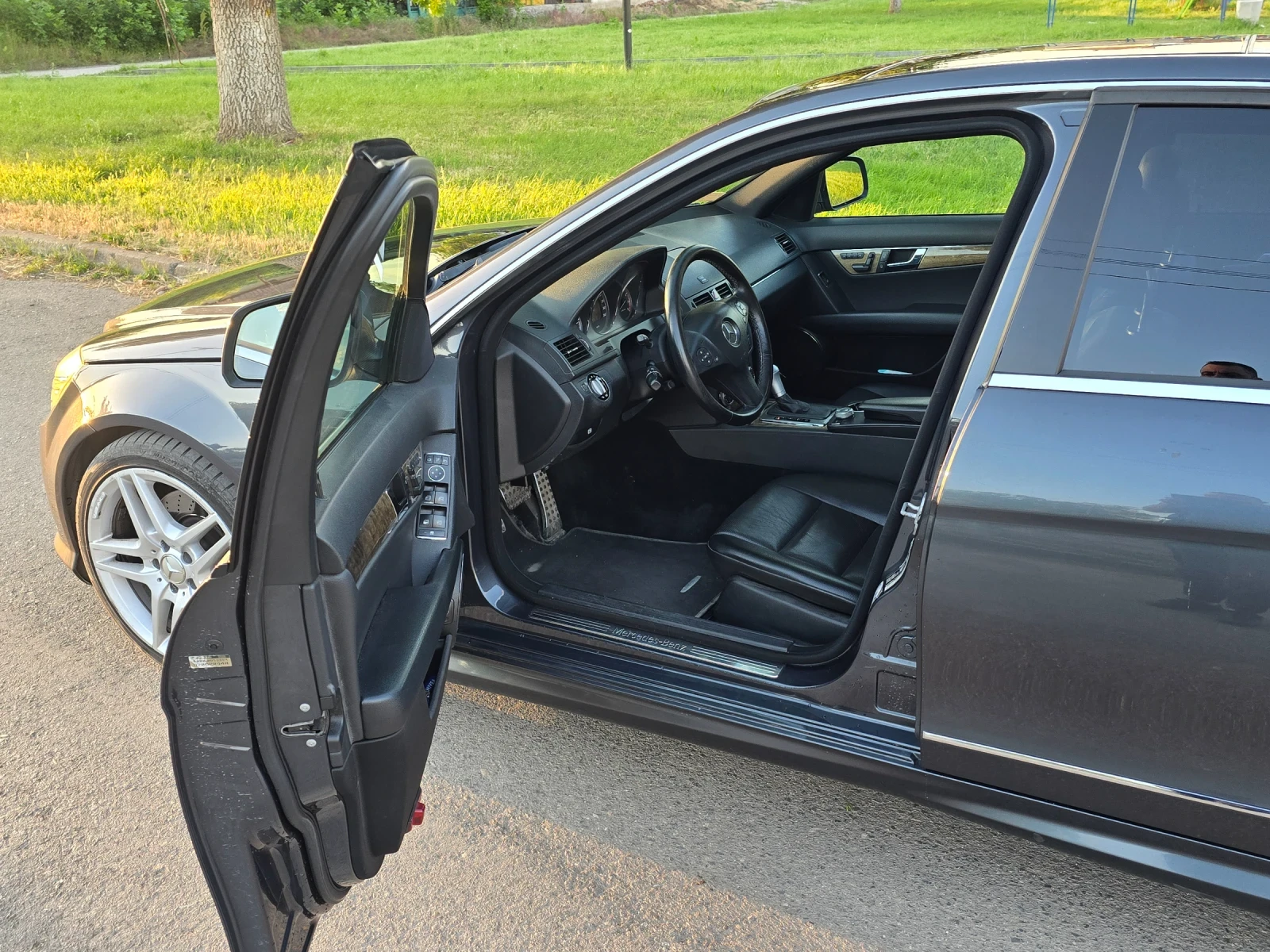 Mercedes-Benz C 350, снимка 6 - Автомобили и джипове - 54731686