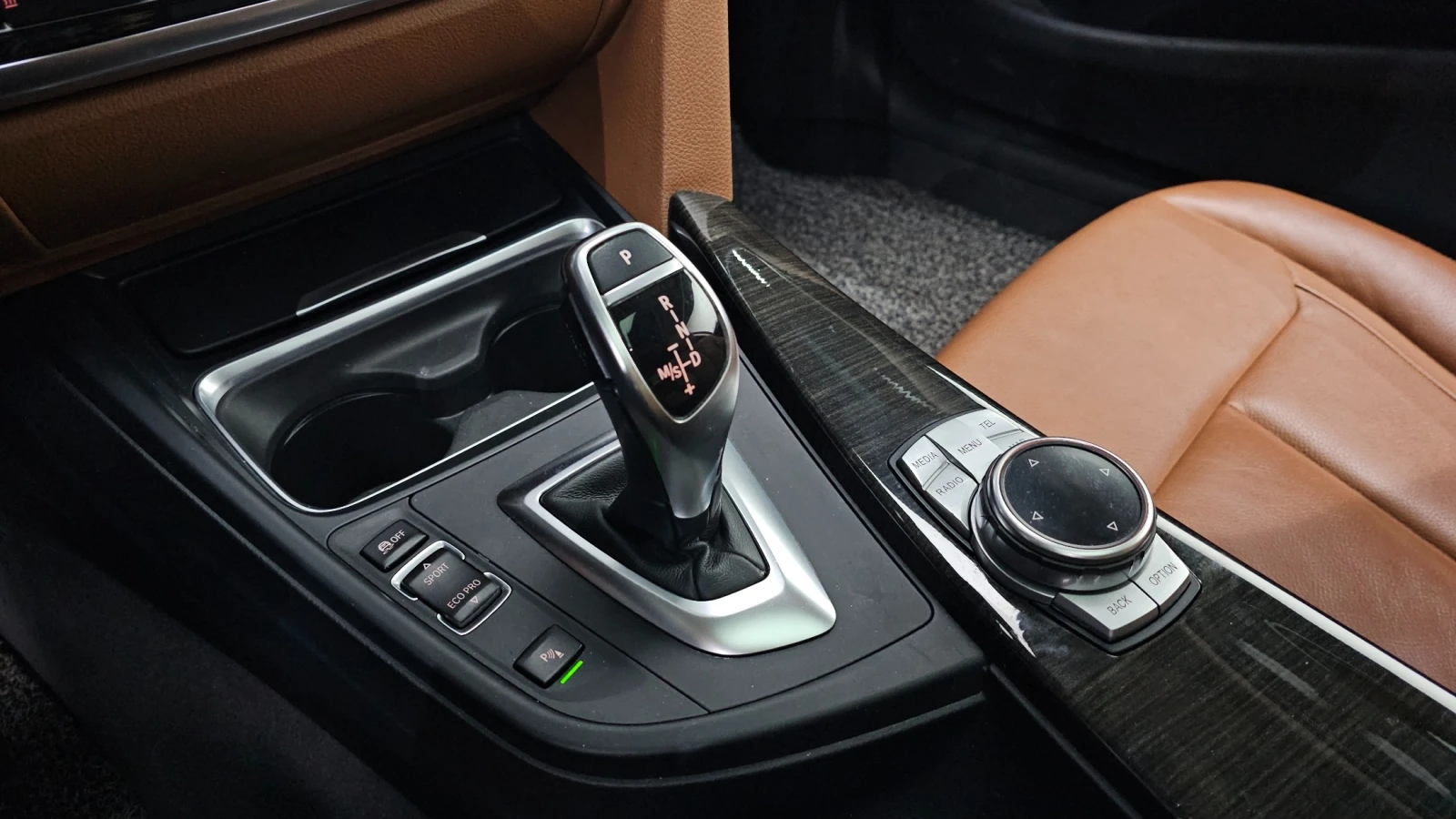 BMW 420 d Luxury Coupe | HUD | Sunroof, снимка 9 - Автомобили и джипове - 54916870