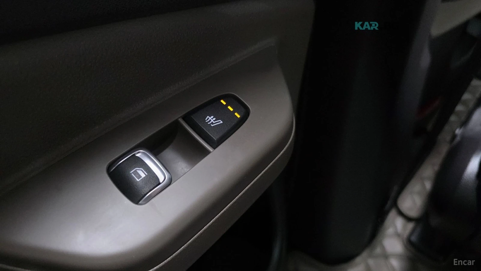 Kia Carnival 3.5* PRESTIGE* ПОДГРЕВ* ОБДУХВАНЕ* 360* , снимка 17 - Автомобили и джипове - 54916871