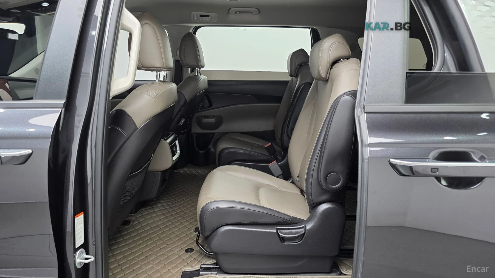 Kia Carnival 3.5* PRESTIGE* ПОДГРЕВ* ОБДУХВАНЕ* 360* , снимка 12 - Автомобили и джипове - 54916871