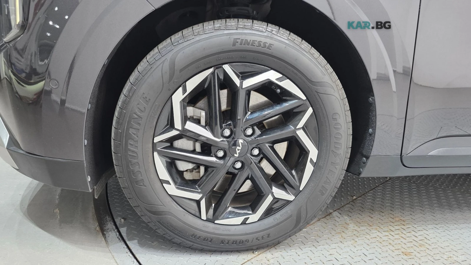 Kia Carnival 3.5* PRESTIGE* ПОДГРЕВ* ОБДУХВАНЕ* 360* , снимка 5 - Автомобили и джипове - 54916871