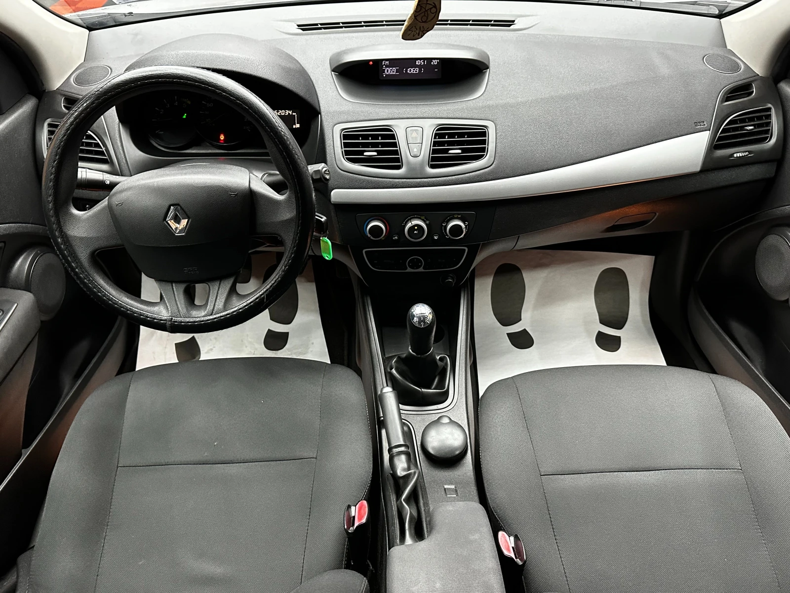 Renault Megane 1.5d 90 к.с., снимка 8 - Автомобили и джипове - 55540329