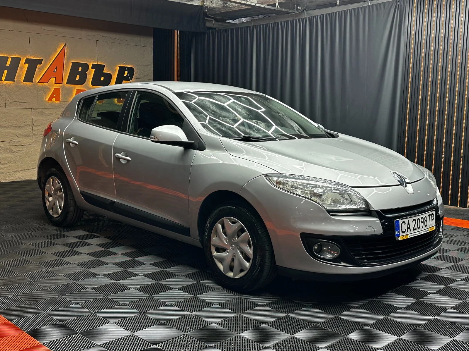 Renault Megane 1.5d 90 к.с., снимка 3 - Автомобили и джипове - 55540329