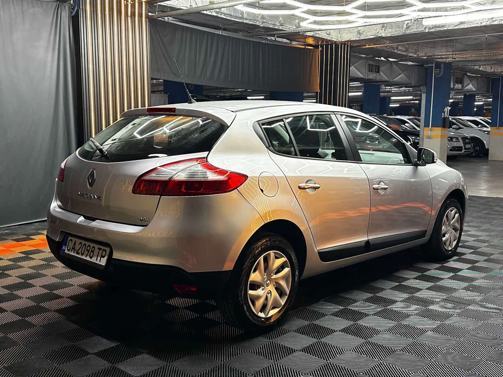 Renault Megane 1.5d 90 к.с., снимка 4 - Автомобили и джипове - 55540329