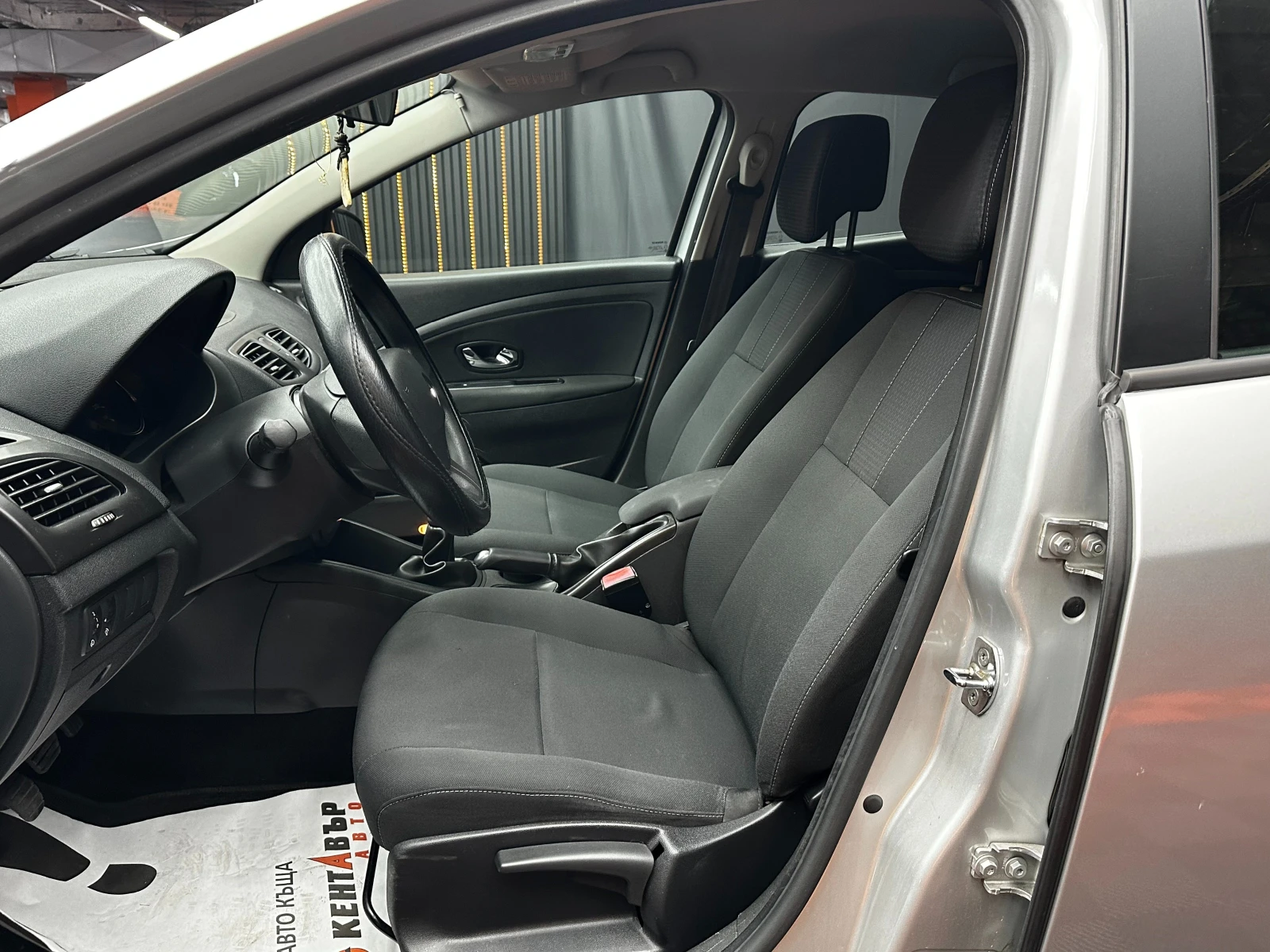 Renault Megane 1.5d 90 к.с., снимка 6 - Автомобили и джипове - 55540329