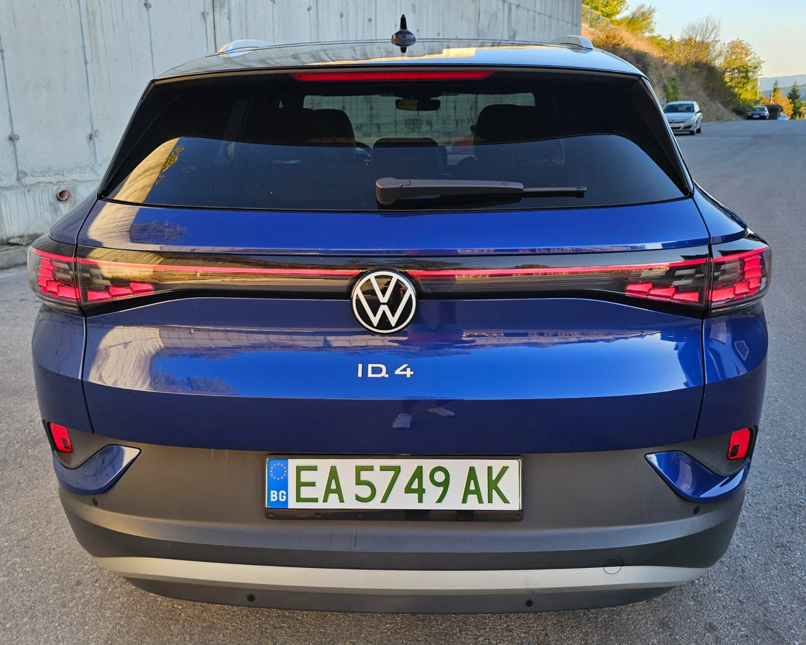 VW ID.4 Всички екстри, снимка 6 - Автомобили и джипове - 56121623