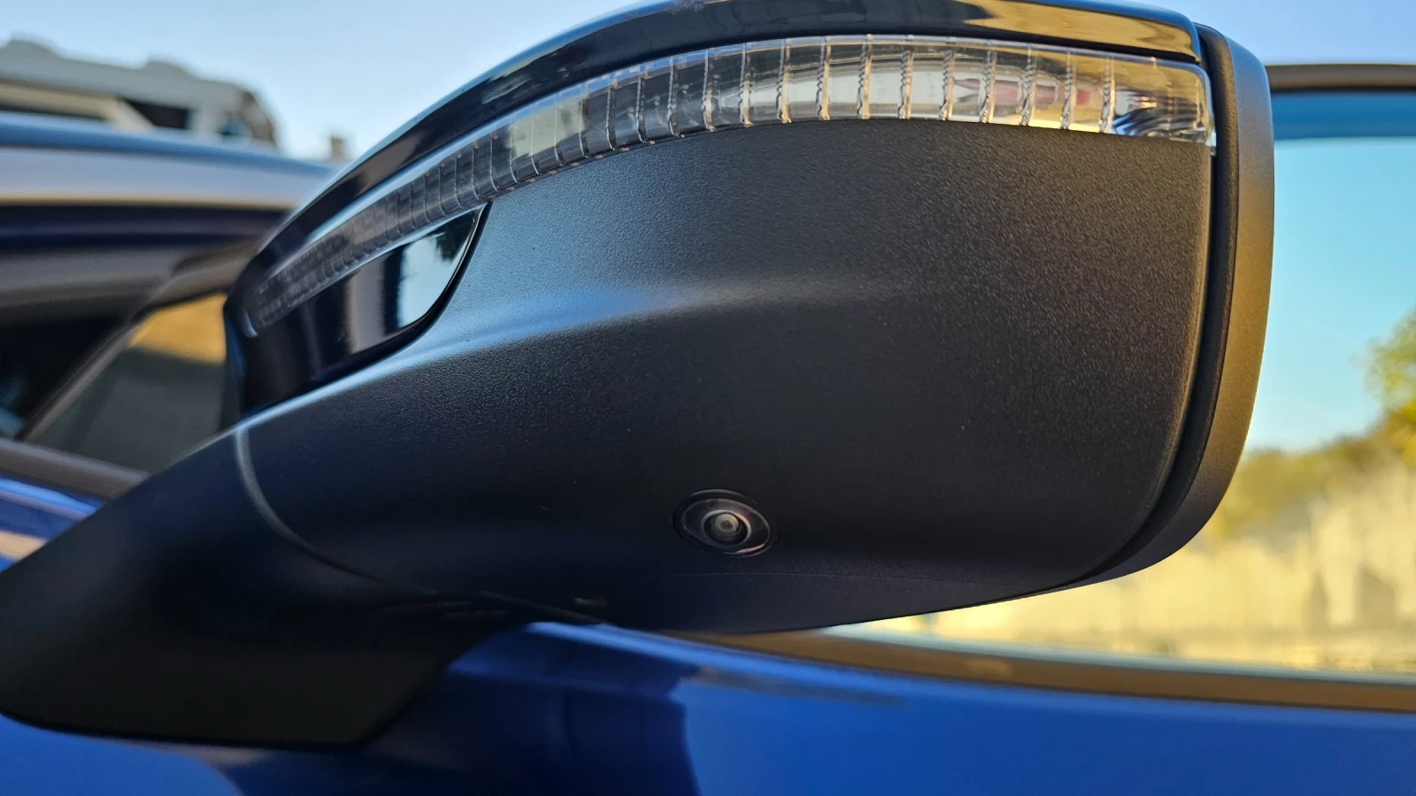 VW ID.4 Всички екстри, снимка 9 - Автомобили и джипове - 56121623