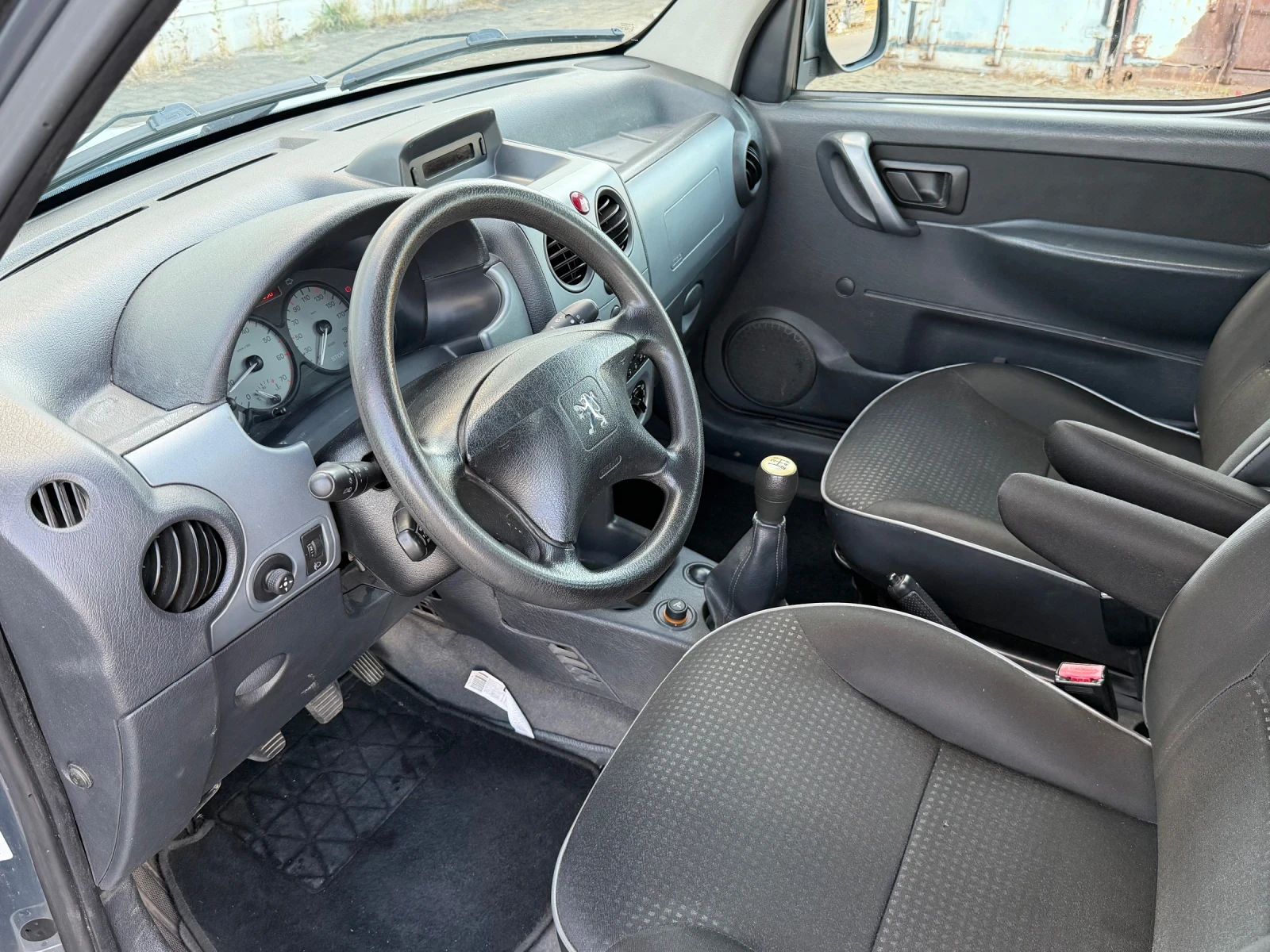 Peugeot Partner 1.6HDI, снимка 11 - Автомобили и джипове - 56289669
