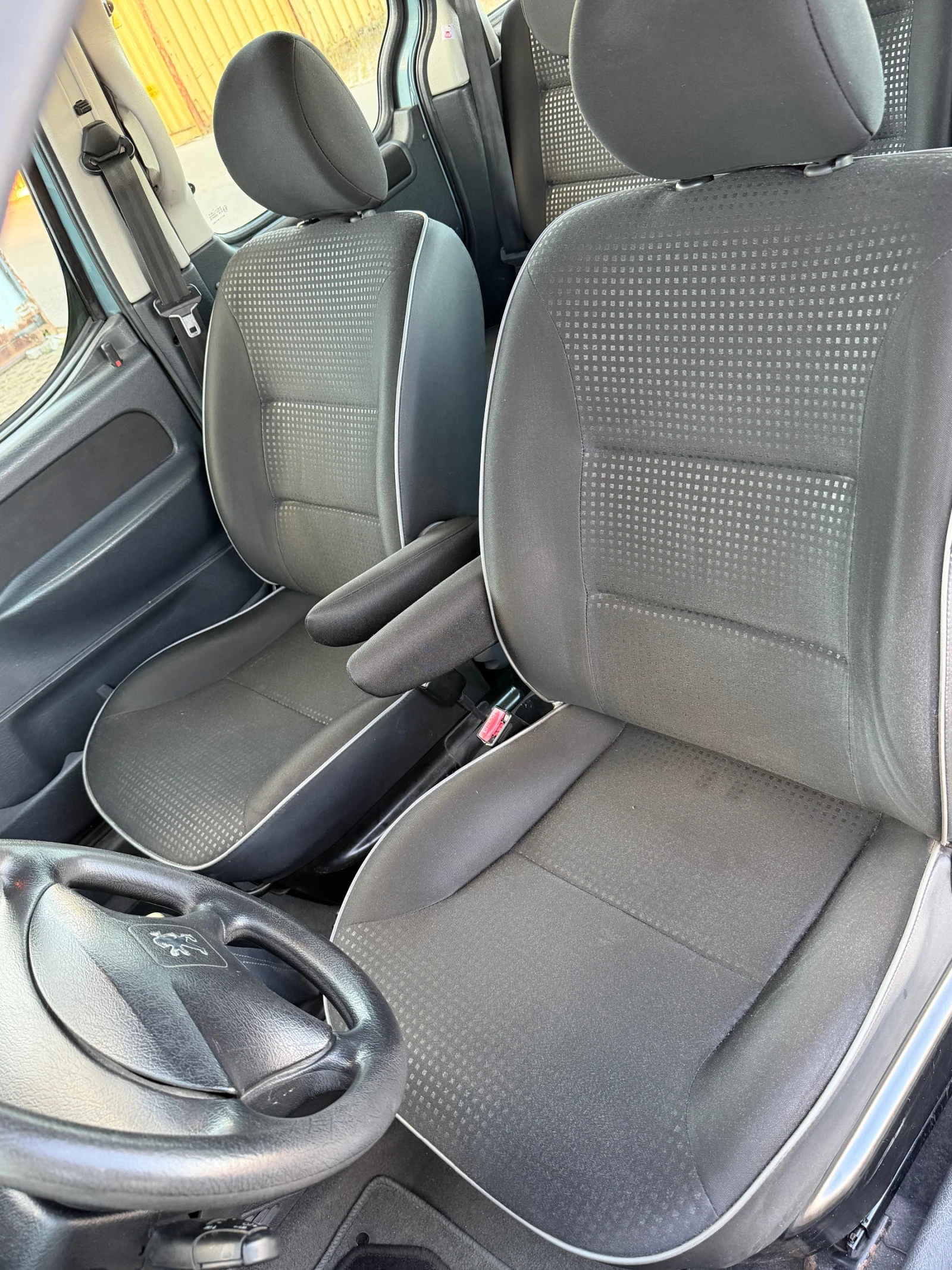 Peugeot Partner 1.6HDI, снимка 7 - Автомобили и джипове - 56289669