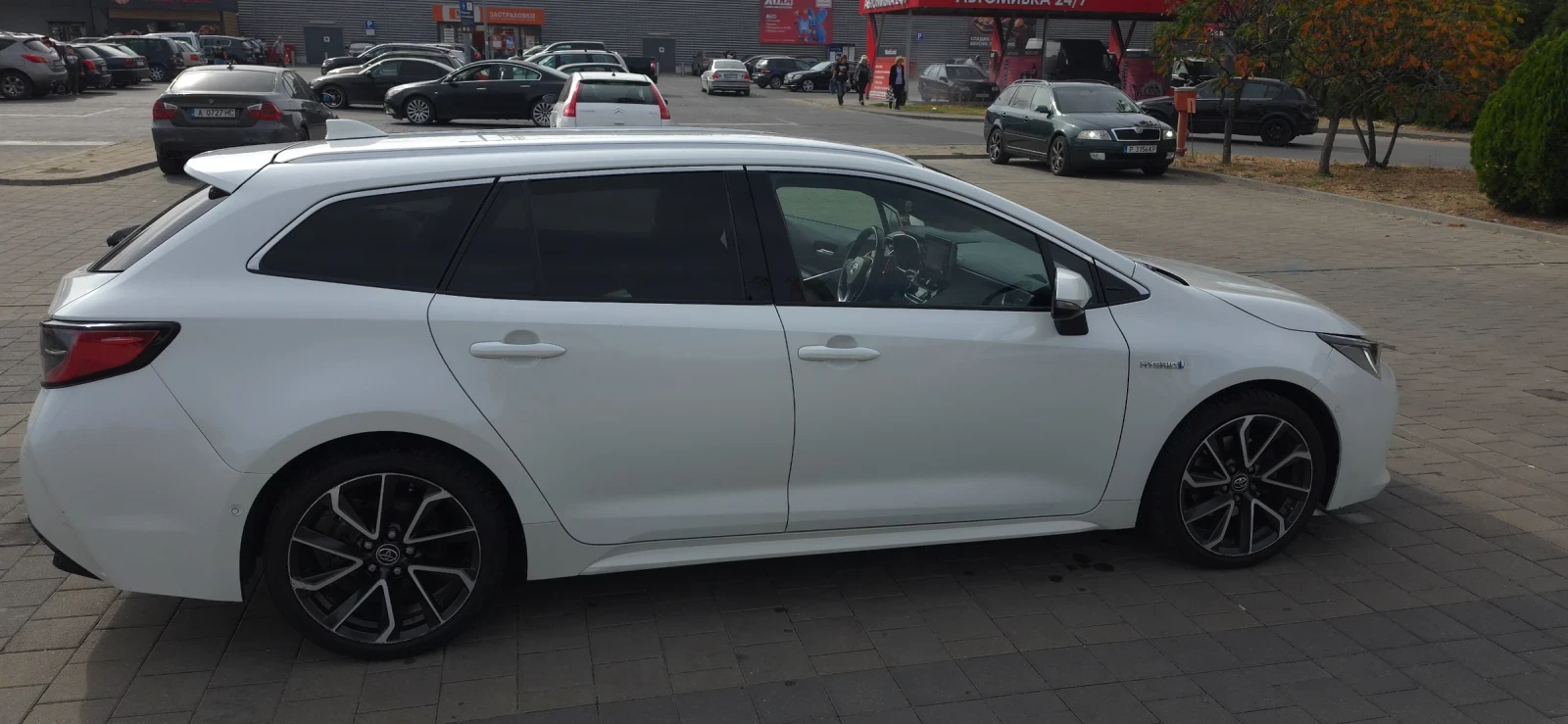 Toyota Corolla Комби, снимка 11 - Автомобили и джипове - 56464377