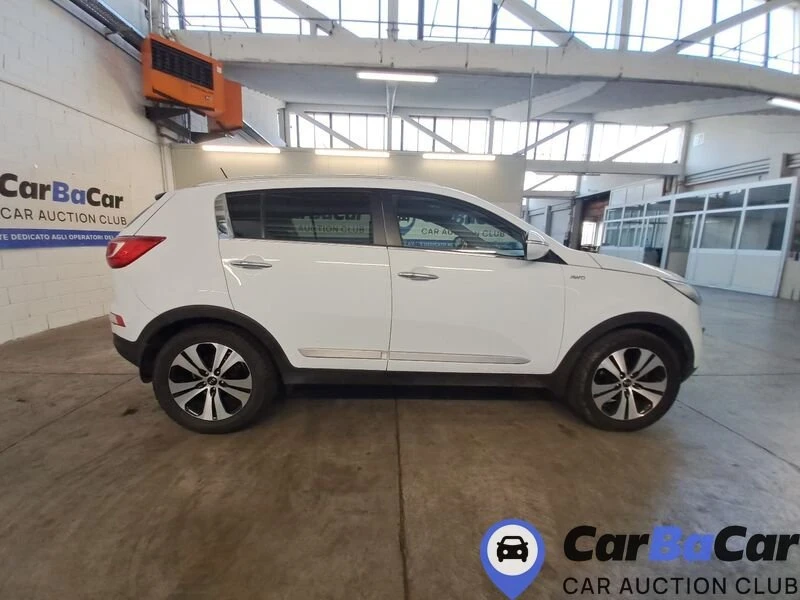 Kia Sportage 124х.км 2.0crdi R AWD 184к.с - НОВ ВНОС ИТАЛИЯ!!!, снимка 5 - Автомобили и джипове - 52890133