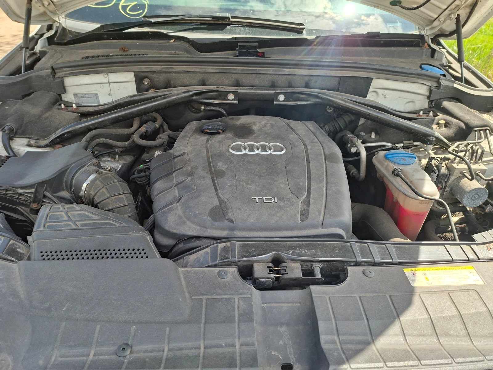 Audi Q5 2.0TDI S line, снимка 8 - Автомобили и джипове - 53346495