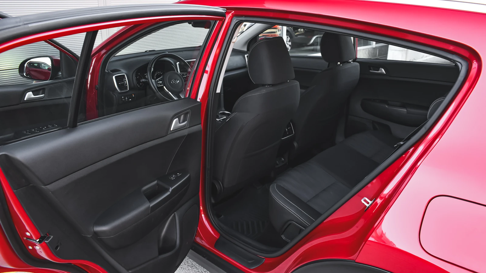 Kia Sportage 1.6 CRDi LX Automatic - изображение 9