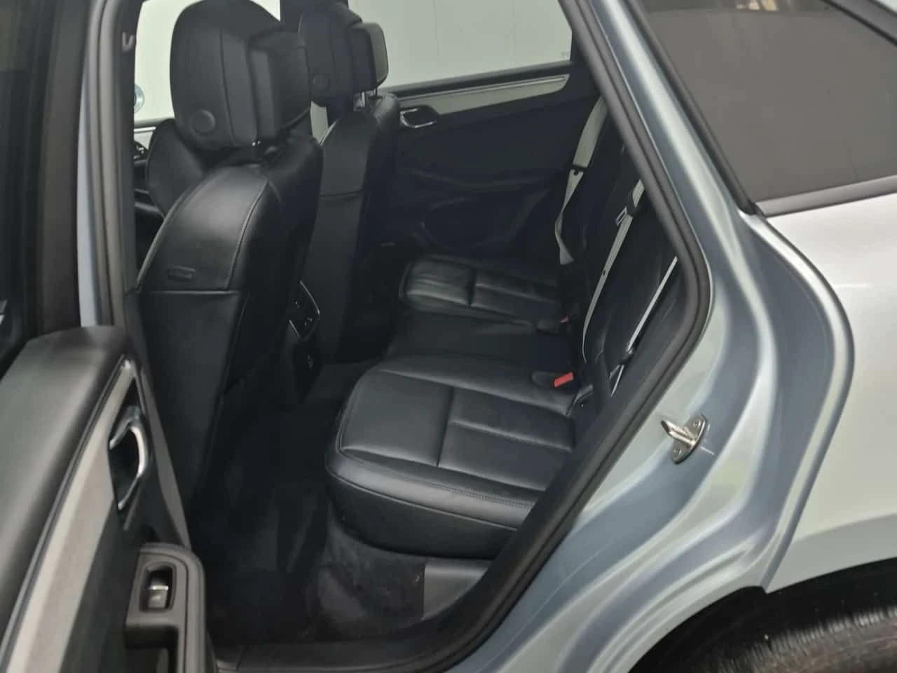 Porsche Macan AWD  CARFAX | Mobile.bg � ����������� 12