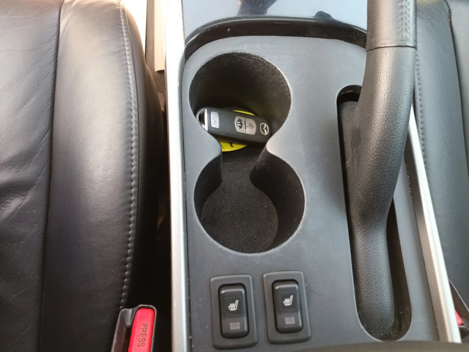 Mazda CX-7 2.2D/4x4/КОЖА, снимка 13 - Автомобили и джипове - 53734701