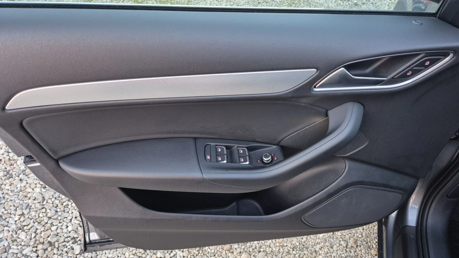 Audi Q3 2.0TDI 100% РЕАЛЕН ПРОБЕГ ЛИЗИНГ ВИДЕО , снимка 11 - Автомобили и джипове - 53750129