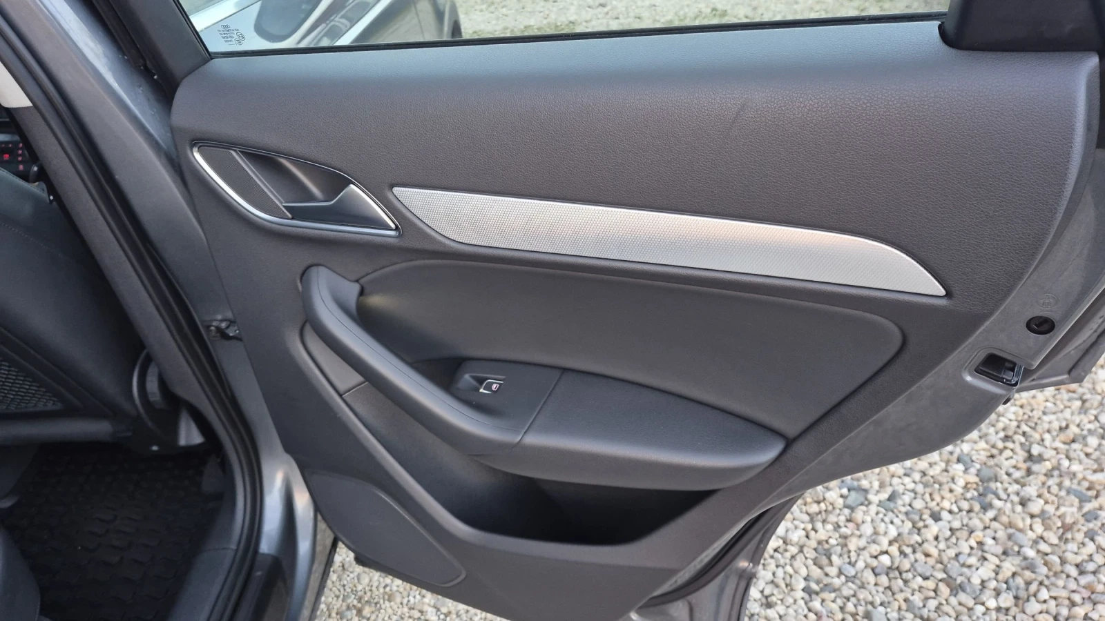 Audi Q3 2.0TDI 100% РЕАЛЕН ПРОБЕГ ЛИЗИНГ ВИДЕО , снимка 8 - Автомобили и джипове - 53750129