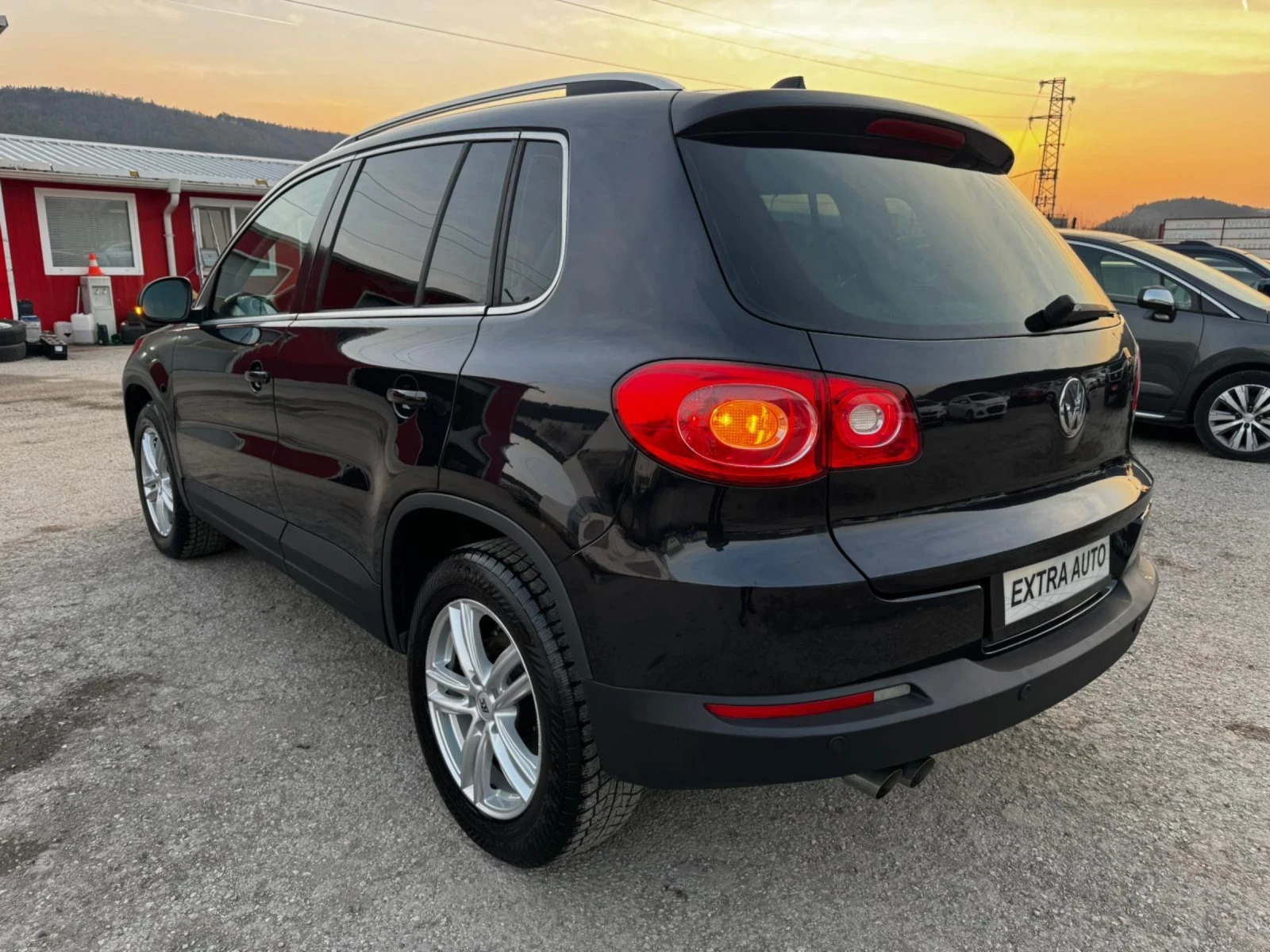 VW Tiguan 2.0TDI, 4Х4, НАВИГАЦИЯ, АВТОПИЛОТ, МУЛТИВОЛАН, снимка 2 - Автомобили и джипове - 53754122