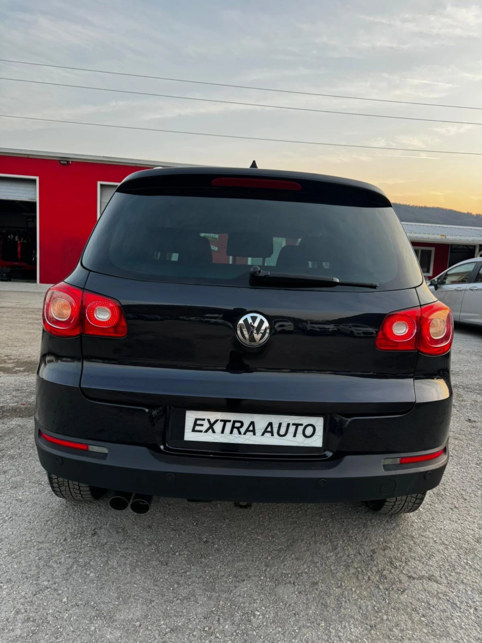 VW Tiguan 2.0TDI, 4Х4, НАВИГАЦИЯ, АВТОПИЛОТ, МУЛТИВОЛАН, снимка 3 - Автомобили и джипове - 53754122