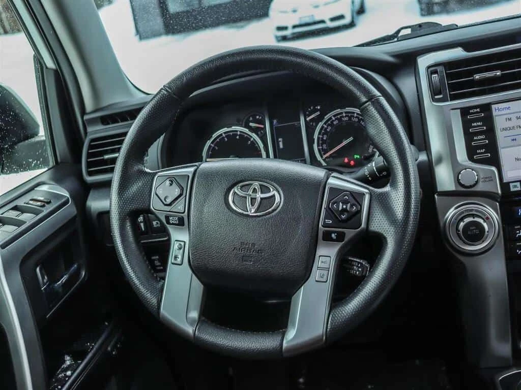 Toyota 4runner * AWD | LEATHER | CARPLAY | VENTED SEATS | JBL AUD, снимка 11 - Автомобили и джипове - 53861701