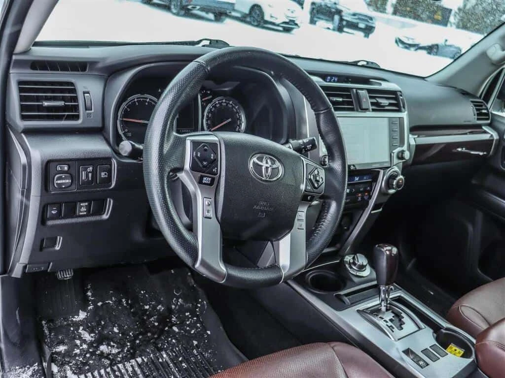 Toyota 4runner * AWD | LEATHER | CARPLAY | VENTED SEATS | JBL AUD, снимка 9 - Автомобили и джипове - 53861701