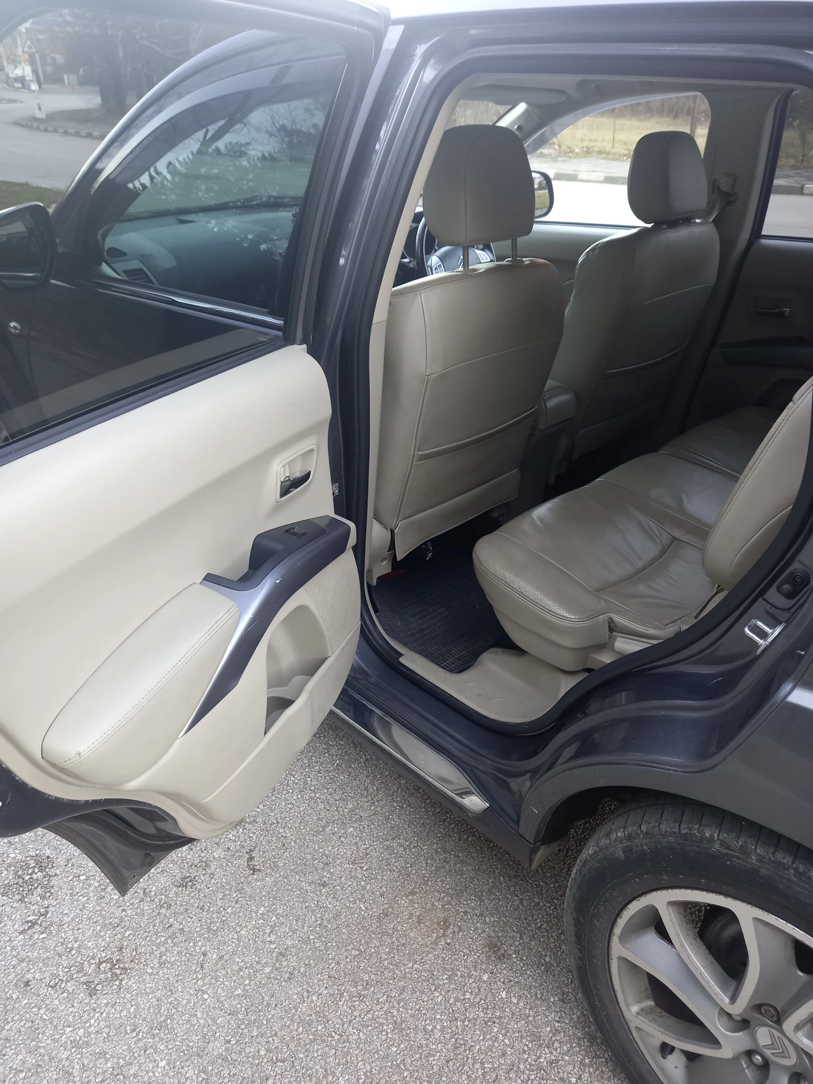 Citroen C-Crosser 4x4, снимка 15 - Автомобили и джипове - 53998992