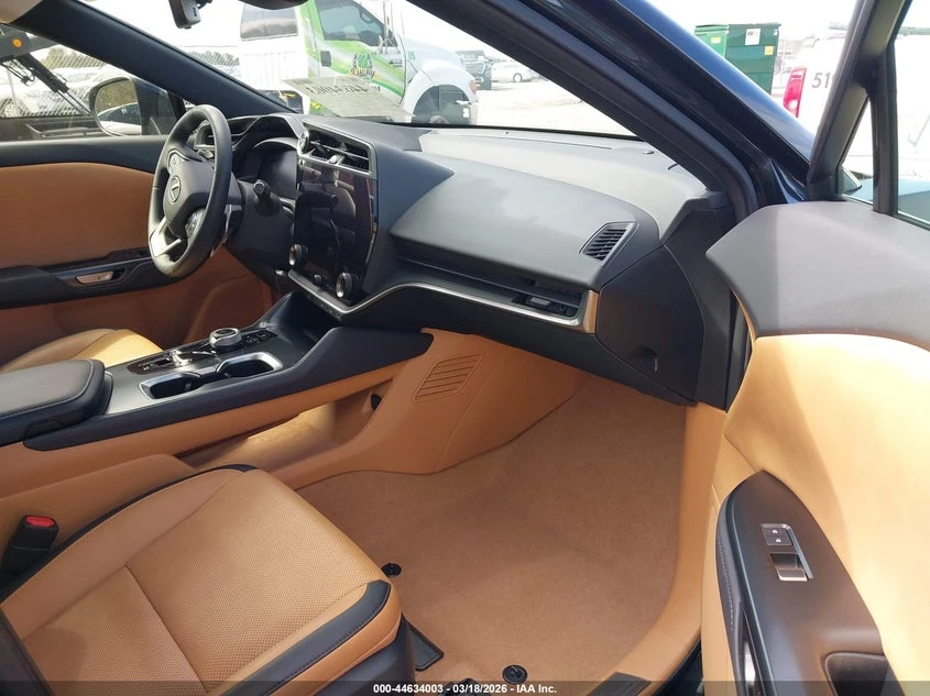 Lexus RZ 300E Premium, снимка 5 - Автомобили и джипове - 54435720