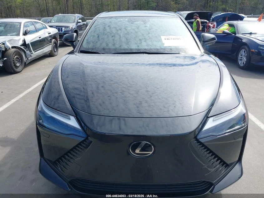 Lexus RZ 300E Premium, снимка 12 - Автомобили и джипове - 54435720