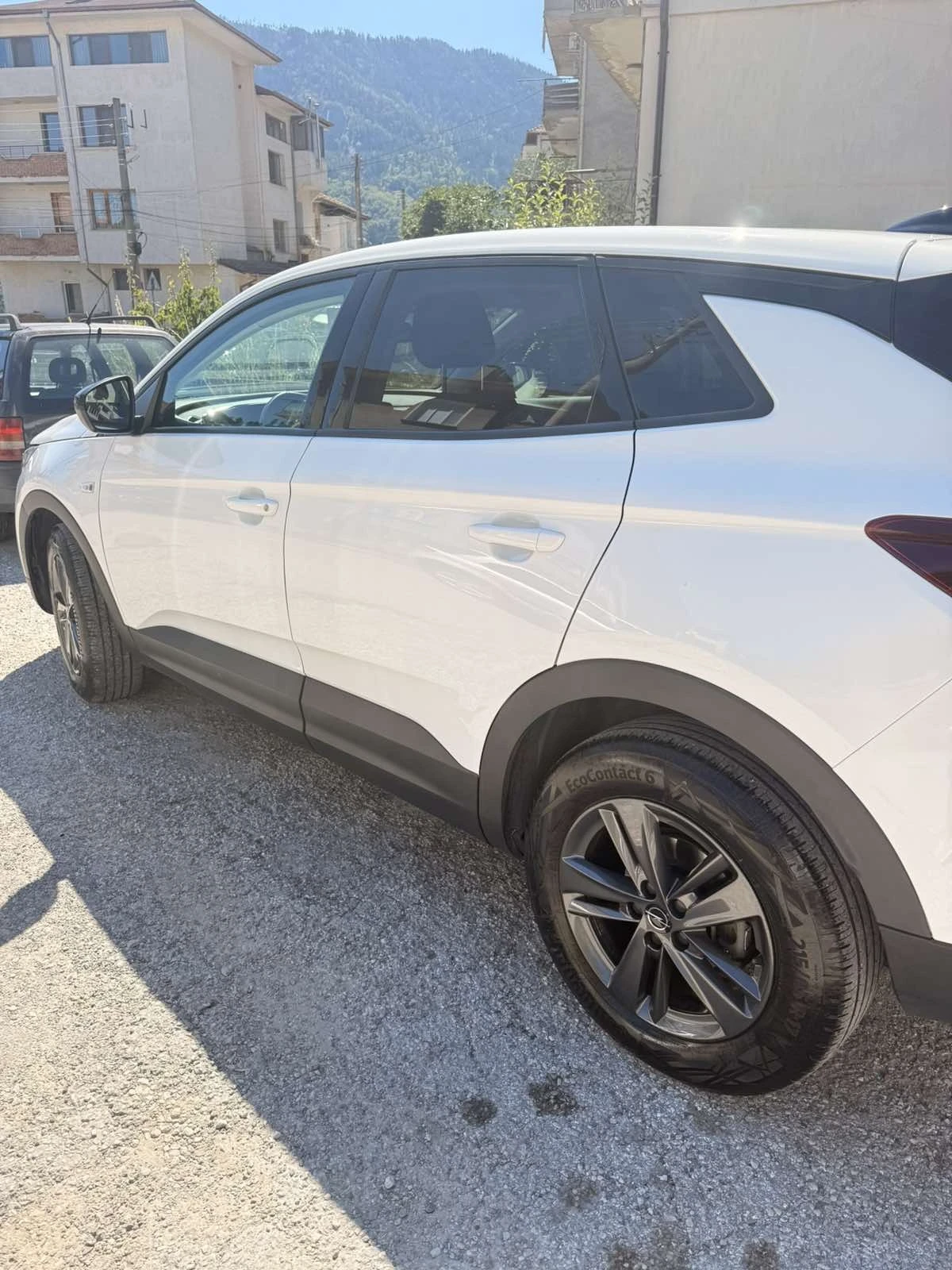 Opel Grandland Business Edition, снимка 3 - Автомобили и джипове - 56246374