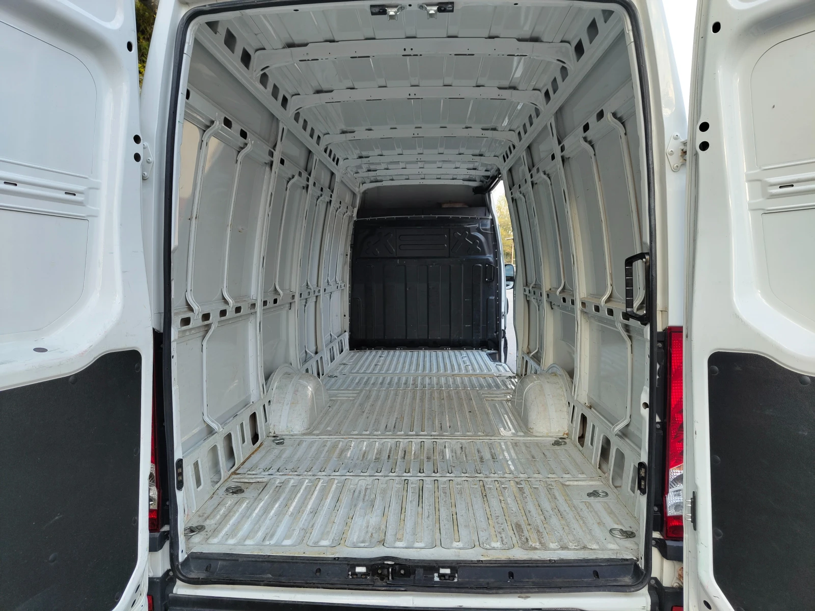 Iveco Daily 35 c 12, снимка 13 - Бусове и автобуси - 56725613