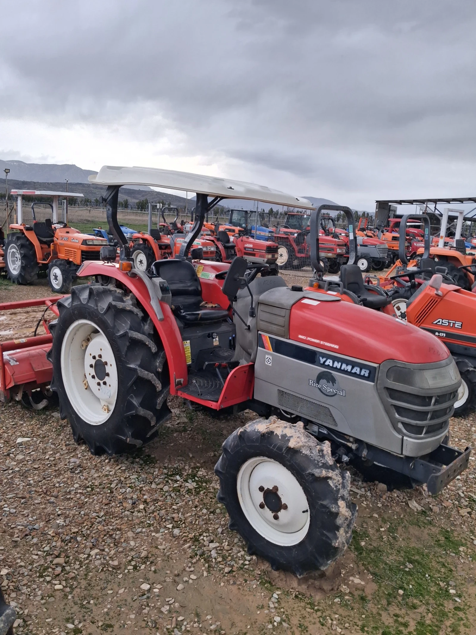 Трактор Kubota Скайтрак 