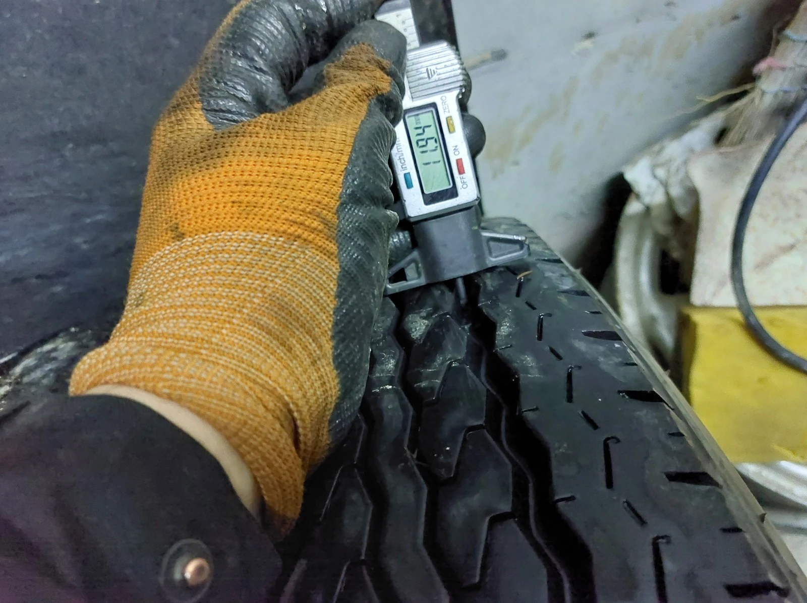 ���� 215/90R17.5 | Mobile.bg � ����������� 4