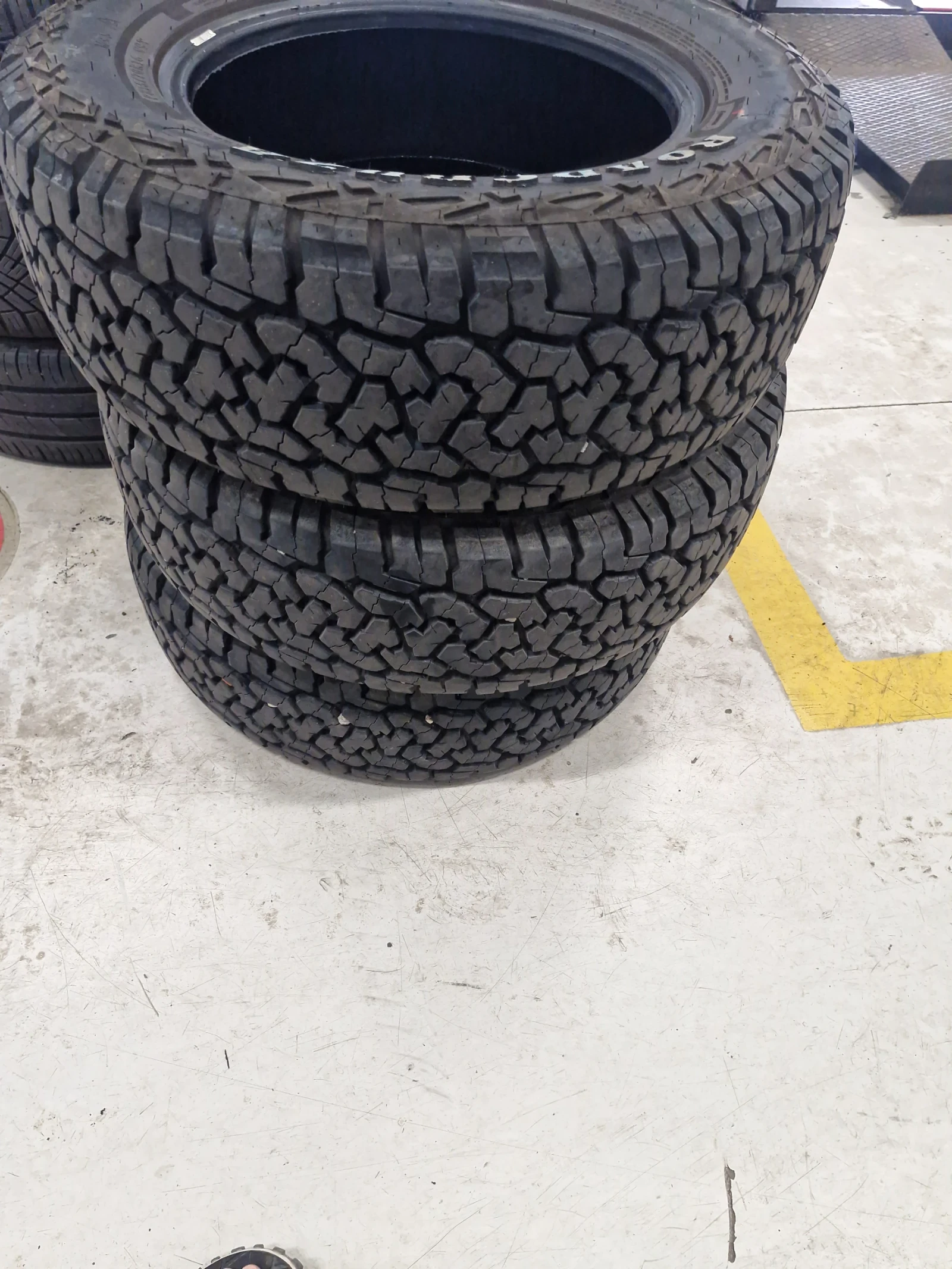 Гуми Всесезонни 215/70R16, снимка 2 - Гуми и джанти - 55404213
