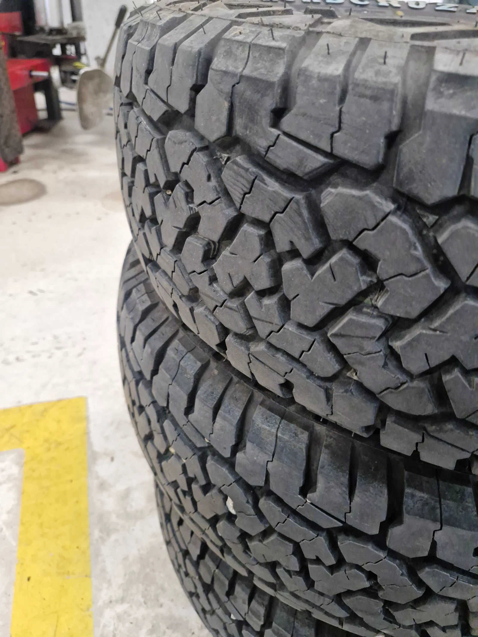 Гуми Всесезонни 215/70R16, снимка 5 - Гуми и джанти - 55404213