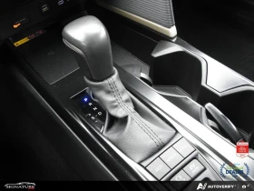 Toyota Camry SE FWD, снимка 8