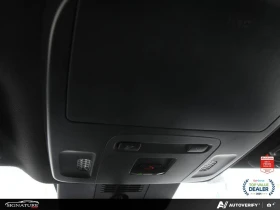 Toyota Camry SE FWD, снимка 15