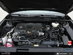 Toyota Camry SE FWD, снимка 16