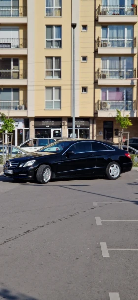 Mercedes-Benz E 200, снимка 1