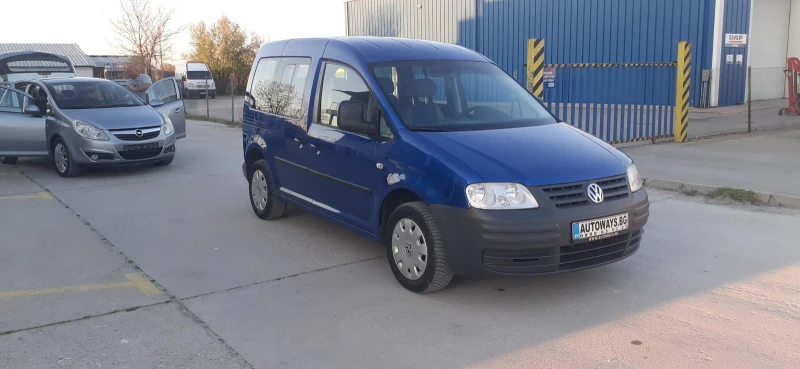 VW Caddy 1.6 i  102 k.c. 7 места 